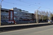 Входная группа БыстроБанк (бывший Ижладабанк).  Пушкинская,  268